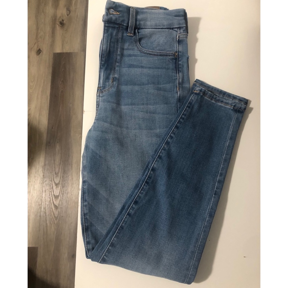 •NEW• AE High-Rise Jeans